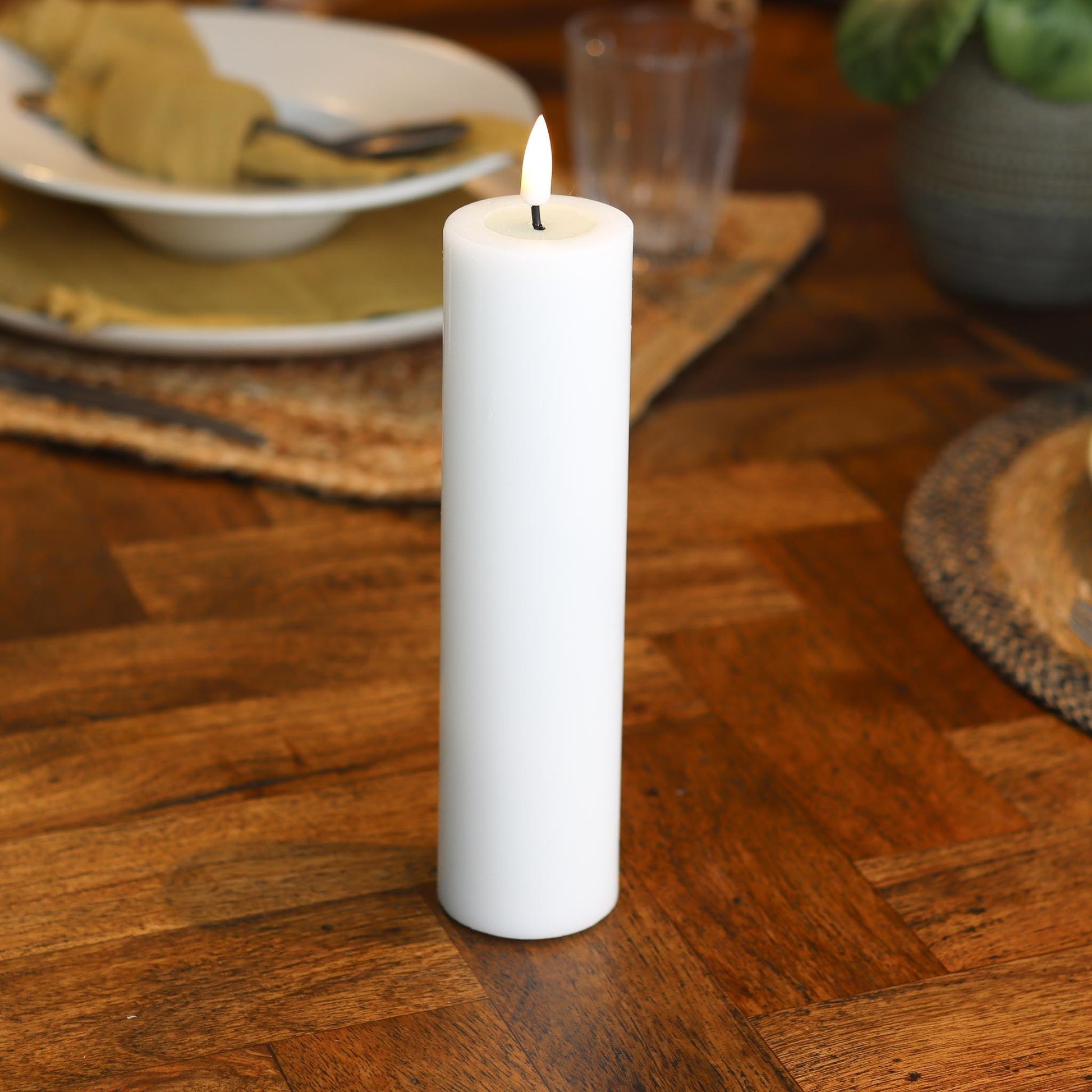 LED-Kerze D5 x 20 cm - Deluxe Echtwachs - Realistische 3D Flamme – Jetzt entdecken | Schnelle Lieferung & sichere Zahlung
