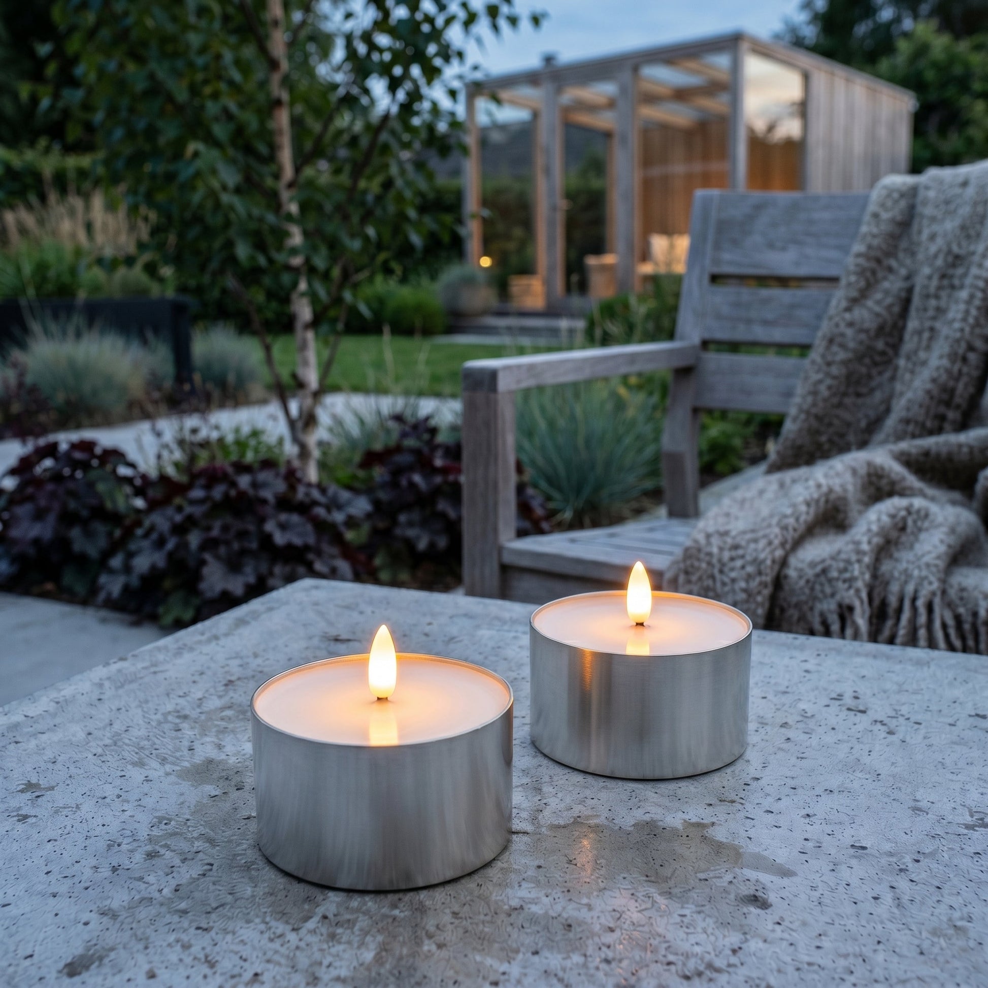 Outdoor LED Jumbo Teelichter 2er-Pack - Realistische 3D-Flamme - Silber