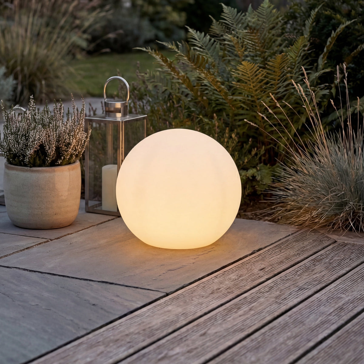 Solar LED Kugel – für Garten & Terrasse – Ø30 cm