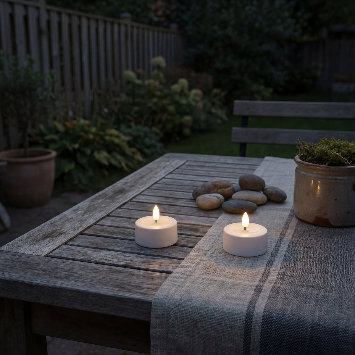 Outdoor Jumbo LED Teelicht – Real Flame von Deluxe Homeart