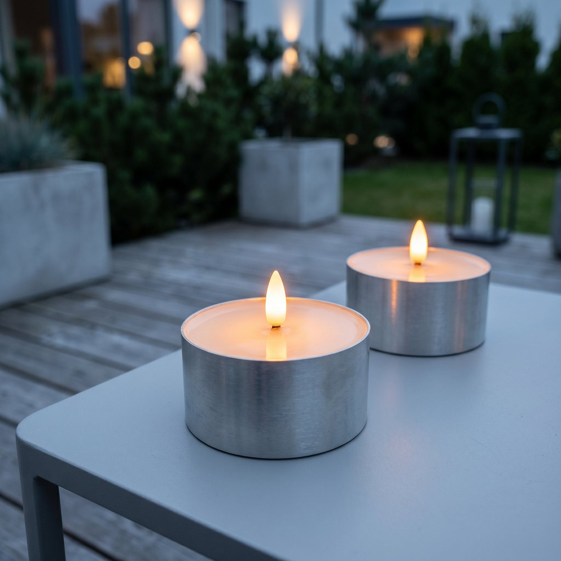 Outdoor LED Jumbo Teelichter 2er-Pack - Realistische 3D-Flamme - Silber