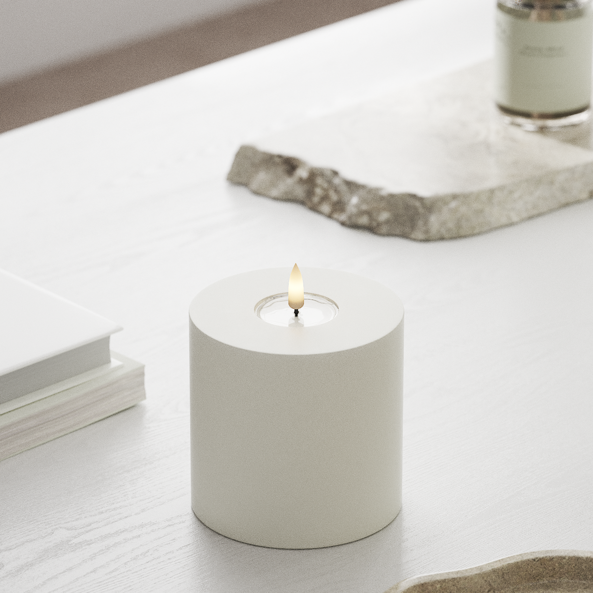 LED-Kerze D10 x 10 cm - Deluxe Echtwachs - Realistische 3D Flamme - Nordicflame-de