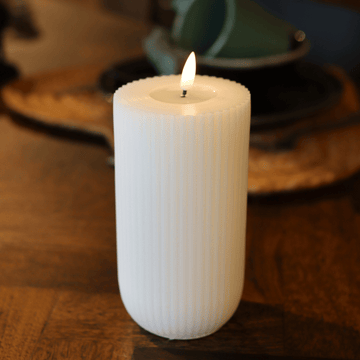LED Kerze Deluxe Homeart Gerillt D8 x 15 cm - Echtwachs - 3D Flamme