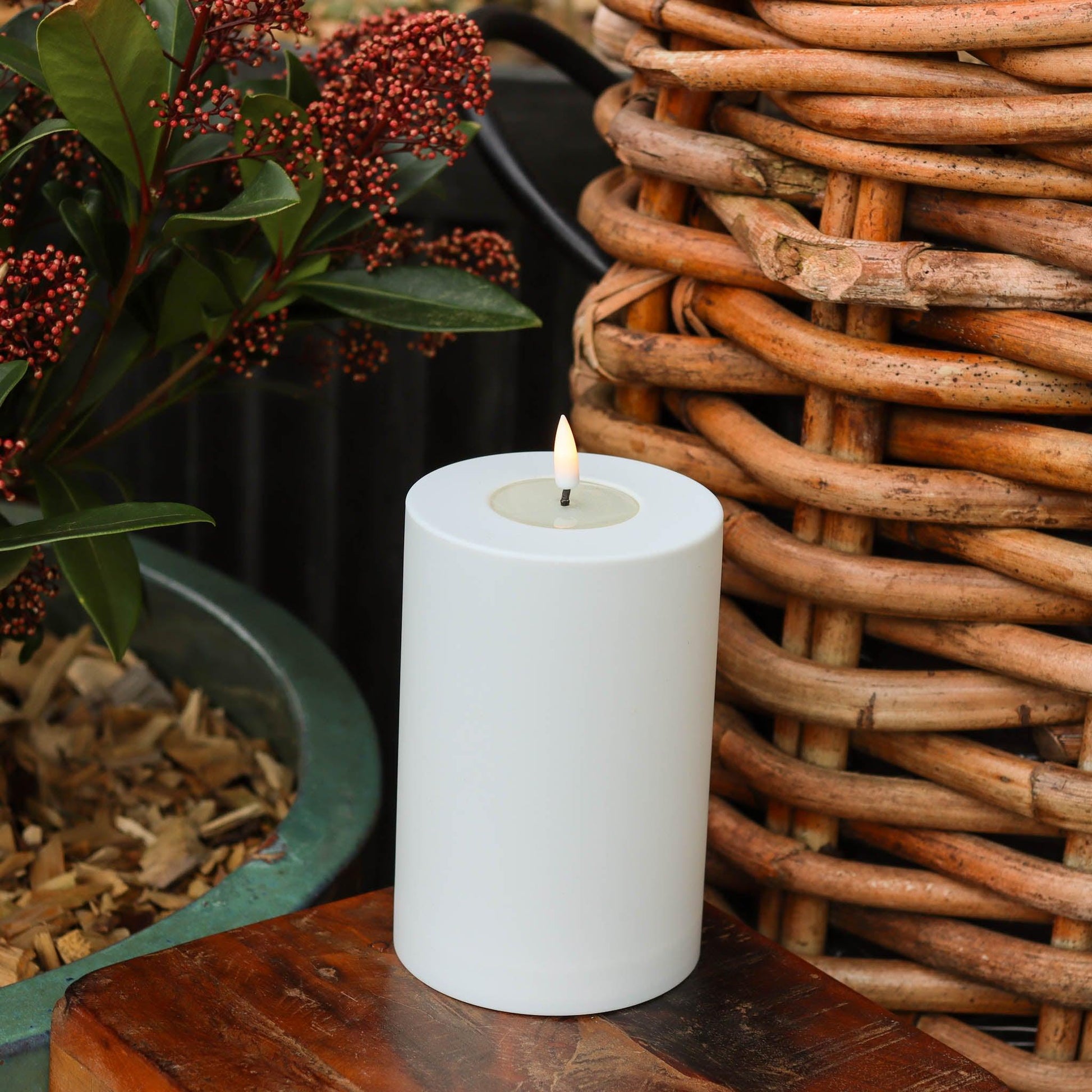 Outdoor LED-Kerze D10 x 15 cm - Deluxe 3D Flamme flackernd - Nordicflame-de