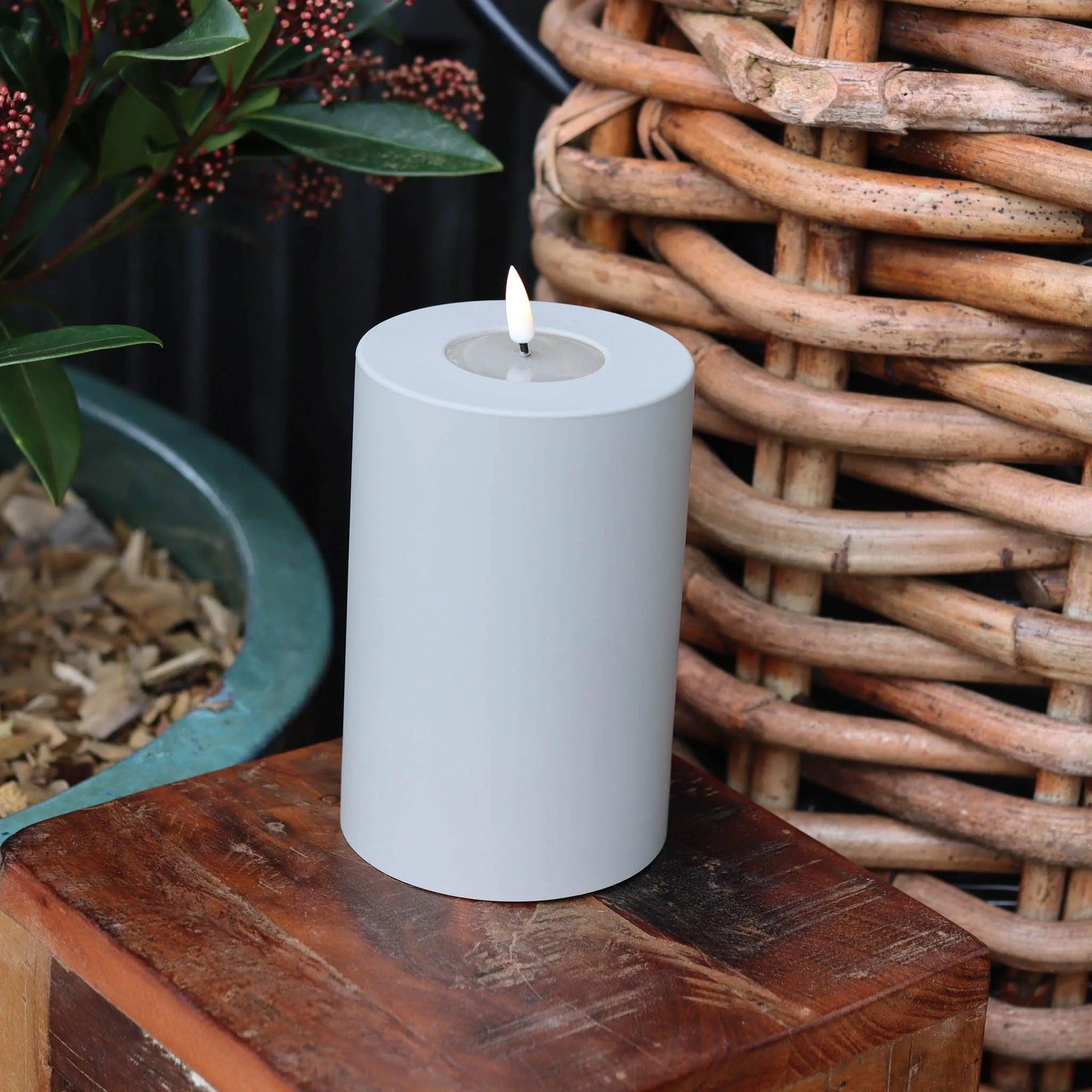 Outdoor LED-Kerze D10 x 15 cm - Deluxe 3D Flamme flackernd - Nordicflame-de
