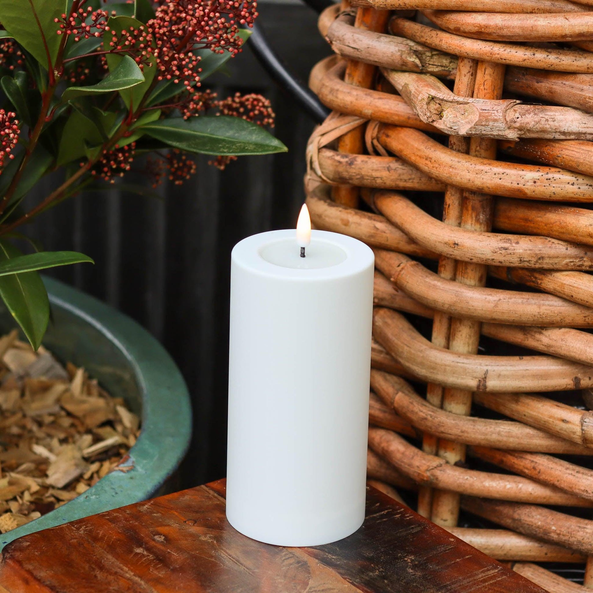 Outdoor LED-Kerze D7.5 x 15 cm - Deluxe 3D Flamme flackernd - Nordicflame-de
