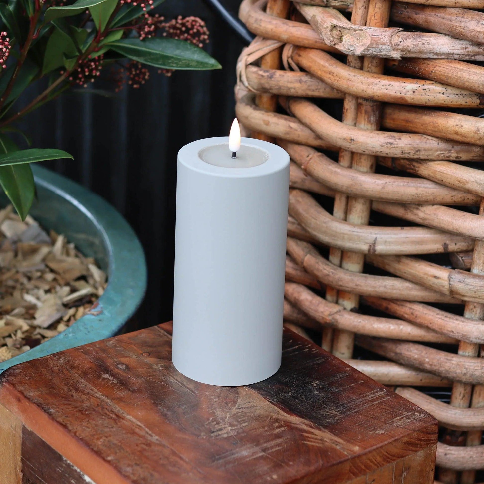 Outdoor LED-Kerze D7.5 x 15 cm - Deluxe 3D Flamme flackernd - Nordicflame-de