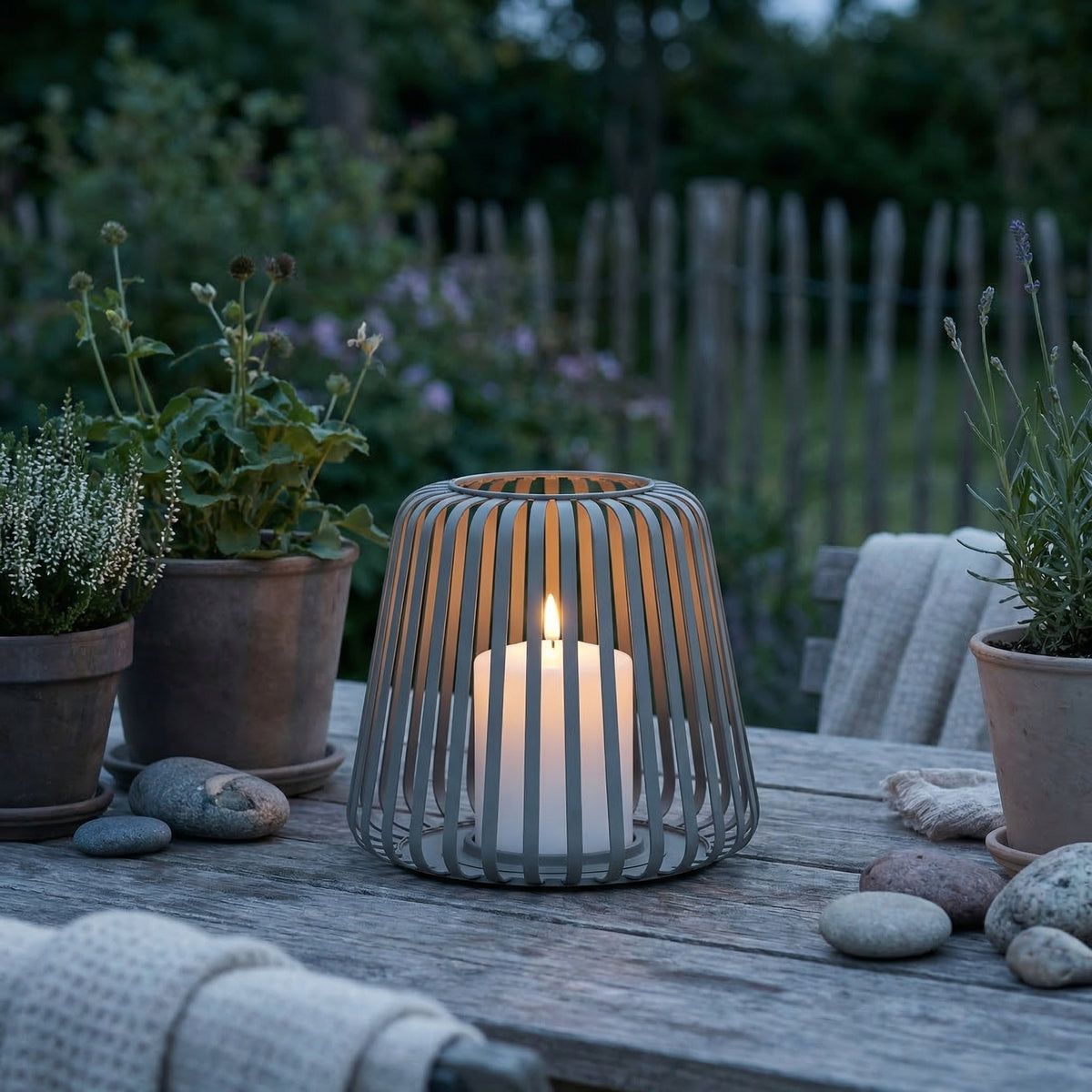 Metall-Laterne inkl. LED-kerzen – Outdoor