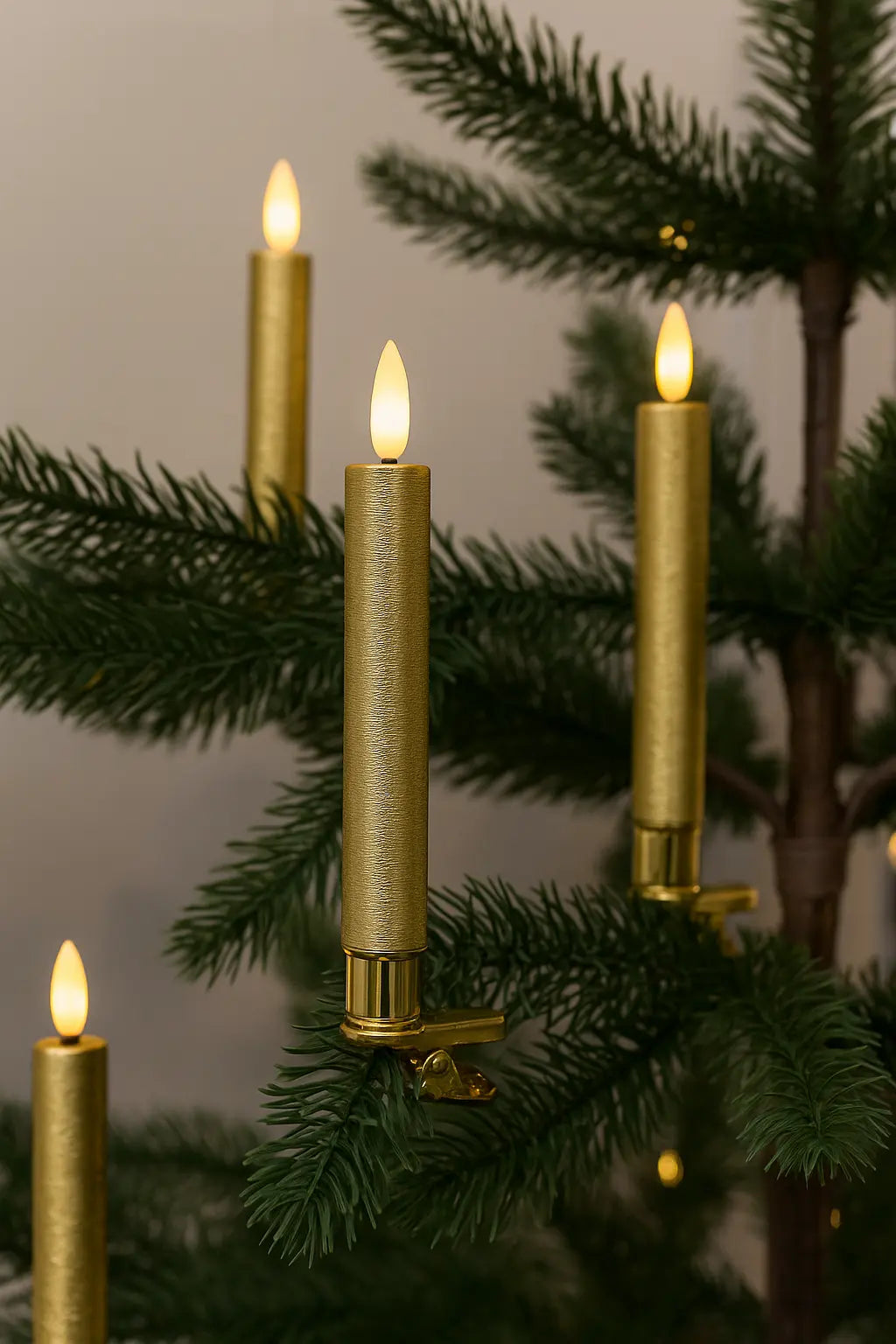 10er-Set goldfarbene LED Weihnachtsbaumkerzen mit 3D-Flamme, Timer und Fernbedienung - Nordicflame-de