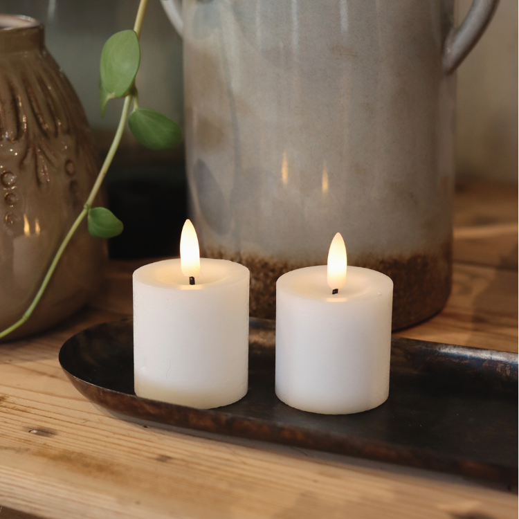 2er-Pack LED-Stumpenkerzen in Weiß mit realistischer 3d flamme - Nordicflame-de