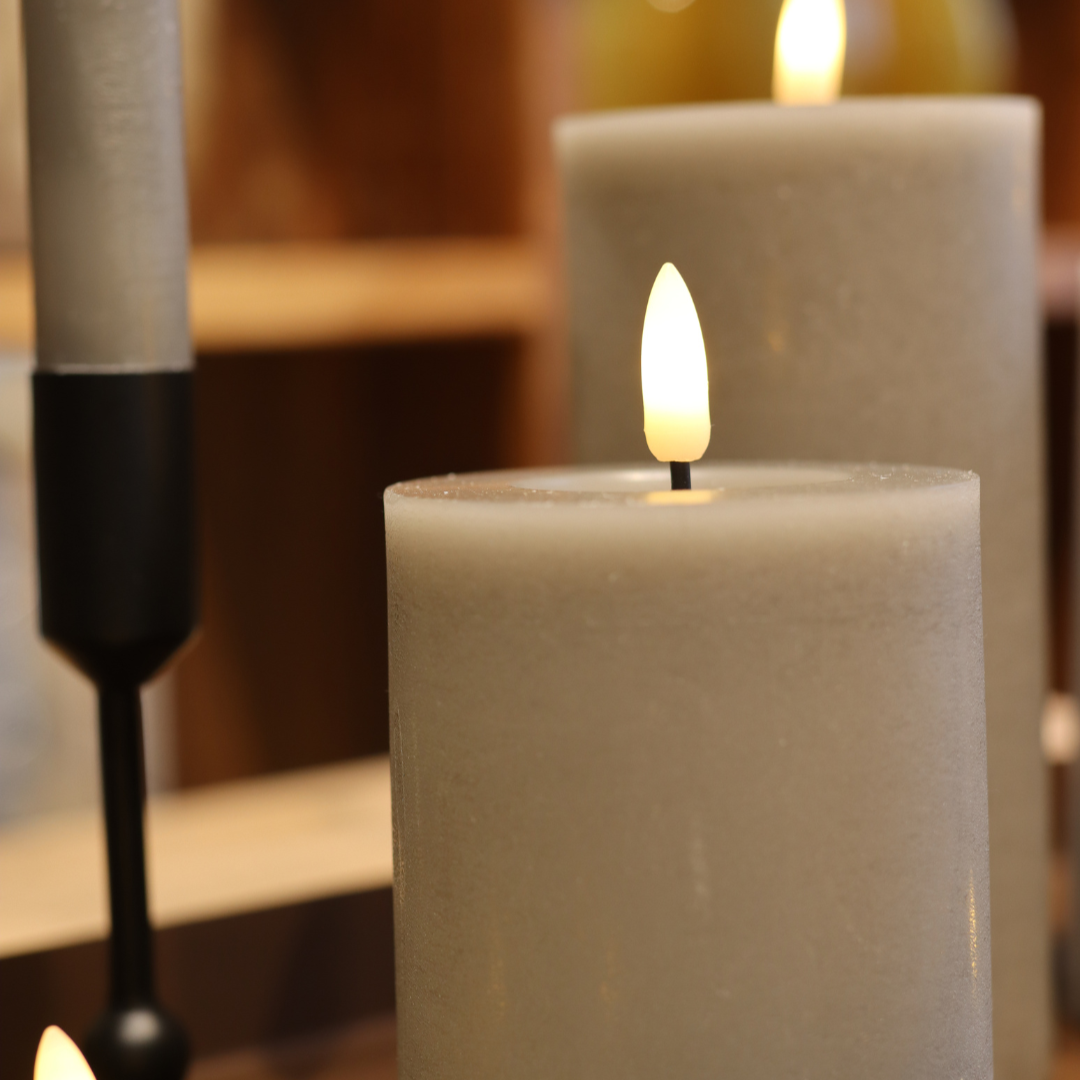 Großes LED-Kerzenset mit 9 Kerzen und Fernbedienung - Grau - Nordicflame-de