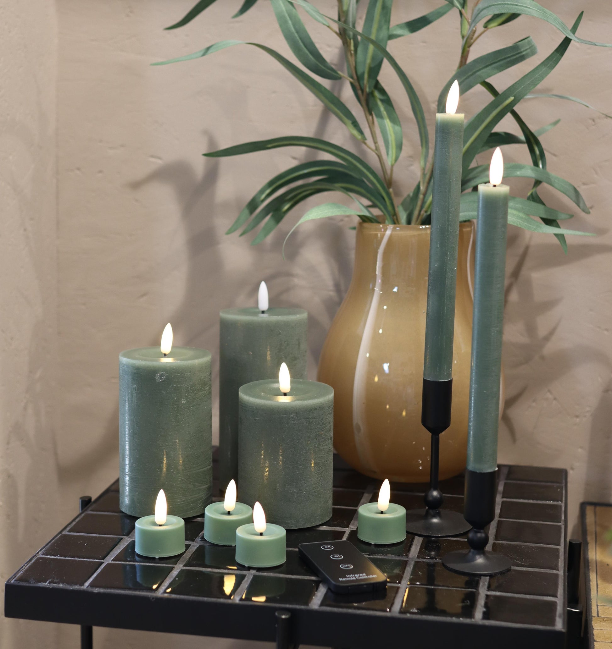 Großes LED-Kerzenset mit 9 Kerzen und Fernbedienung - Grün - Nordicflame-de