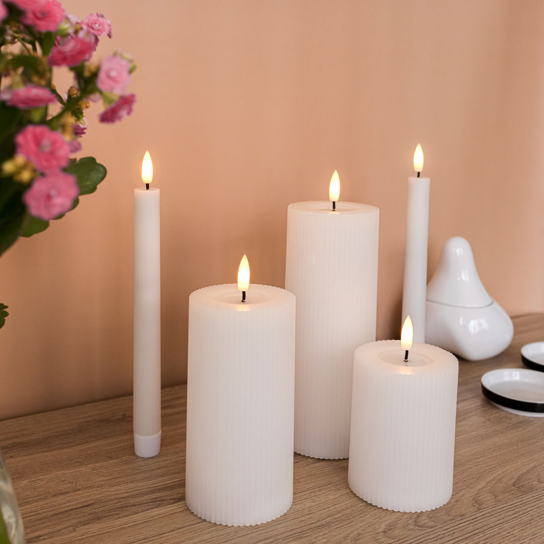 LED-Kerzenset gerillt – 5er-Pack Weiß inkl. Fernbedienung - Nordicflame-de