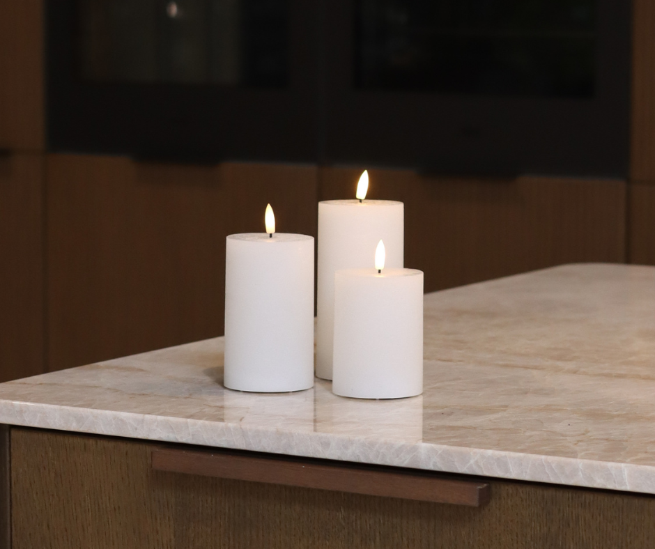 LED Kerzenset - Rustik-Optik  3D Flamme - 3 Größen - Timer - weiß - 3er Set - inkl Fernbedienung - Nordicflame-de