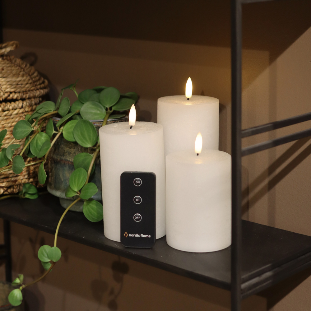 LED Kerzenset - Rustik-Optik  3D Flamme - 3 Größen - Timer - weiß - 3er Set - inkl Fernbedienung - Nordicflame-de
