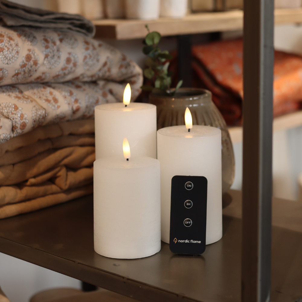 LED Kerzenset - Rustik-Optik  3D Flamme - 3 Größen - Timer - weiß - 3er Set - inkl Fernbedienung - Nordicflame-de