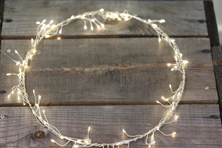 Lichterkranz – Ø30 cm mit LED-Beleuchtung, batteriebetrieben und mit Timerfunktion – Gold - Nordicflame-de