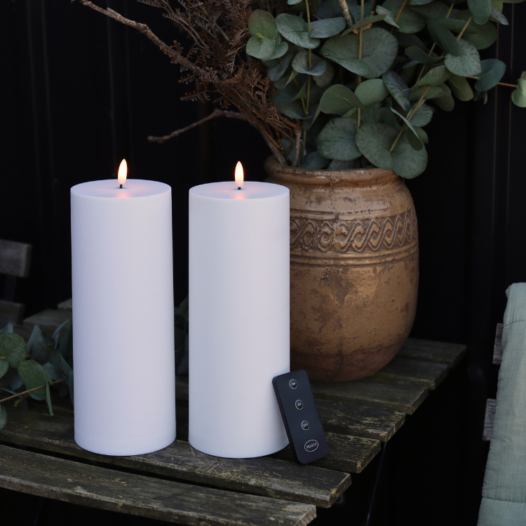 Outdoor LED-Stumpenkerzen, Weiß, 2 Stück, 10 x 25 cm - Nordicflame-de